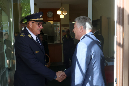 SVEČANA SEJA  GASILSKE ZVEZE CERKNICA 09 FOTO LJUBO VUKELIČ